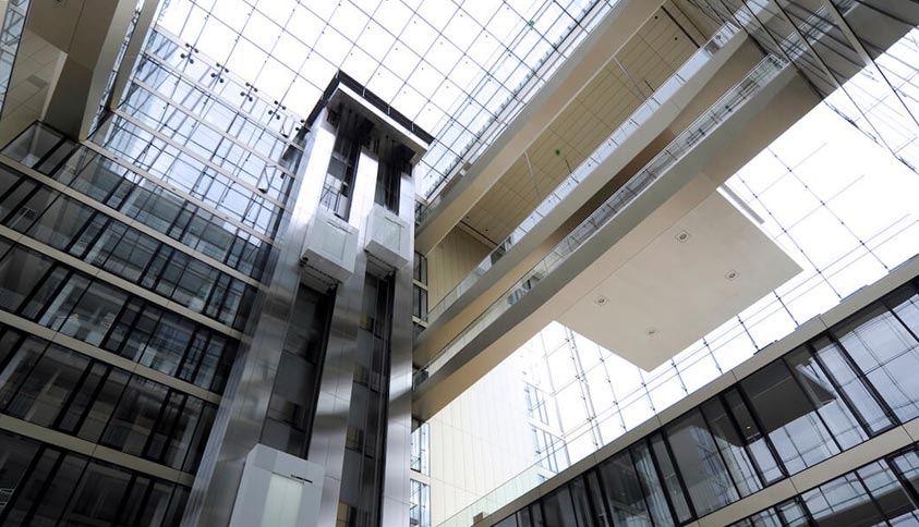 What are the safety points in elevator maintenance work