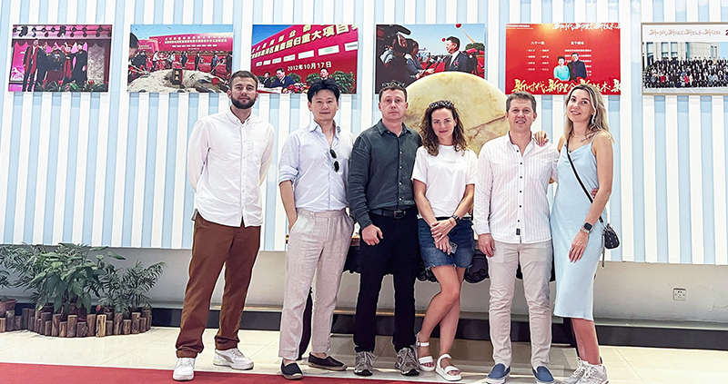 Warmly welcome Maskim and Alexander from Golbal elevating company